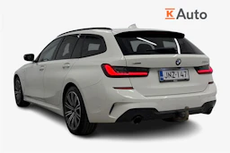 valkoinen BMW 330 2021 kuva 2.