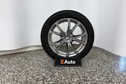 valkoinen BMW 330 2021 kuva 10.