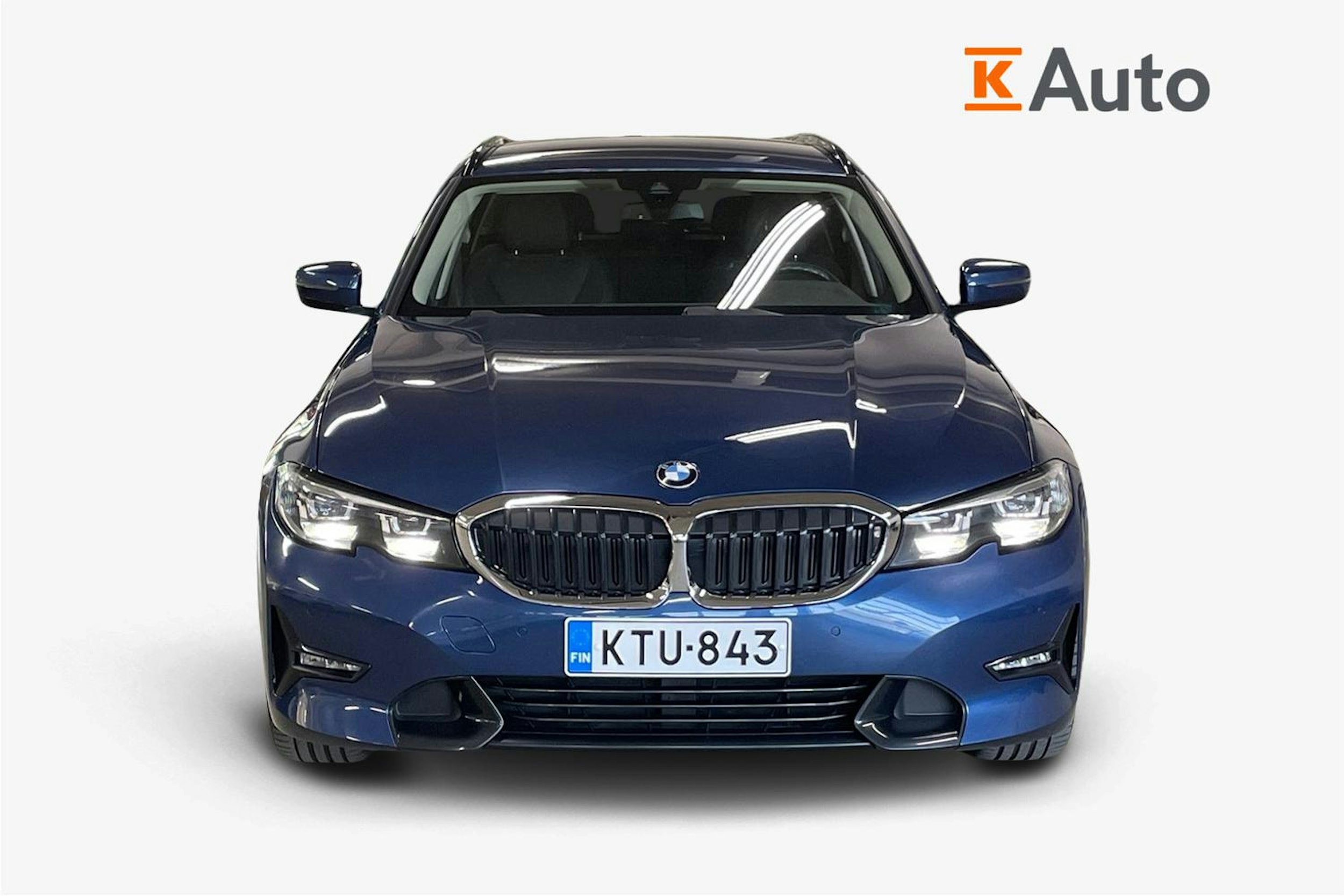 Sininen BMW 330 2021 kuva 4.
