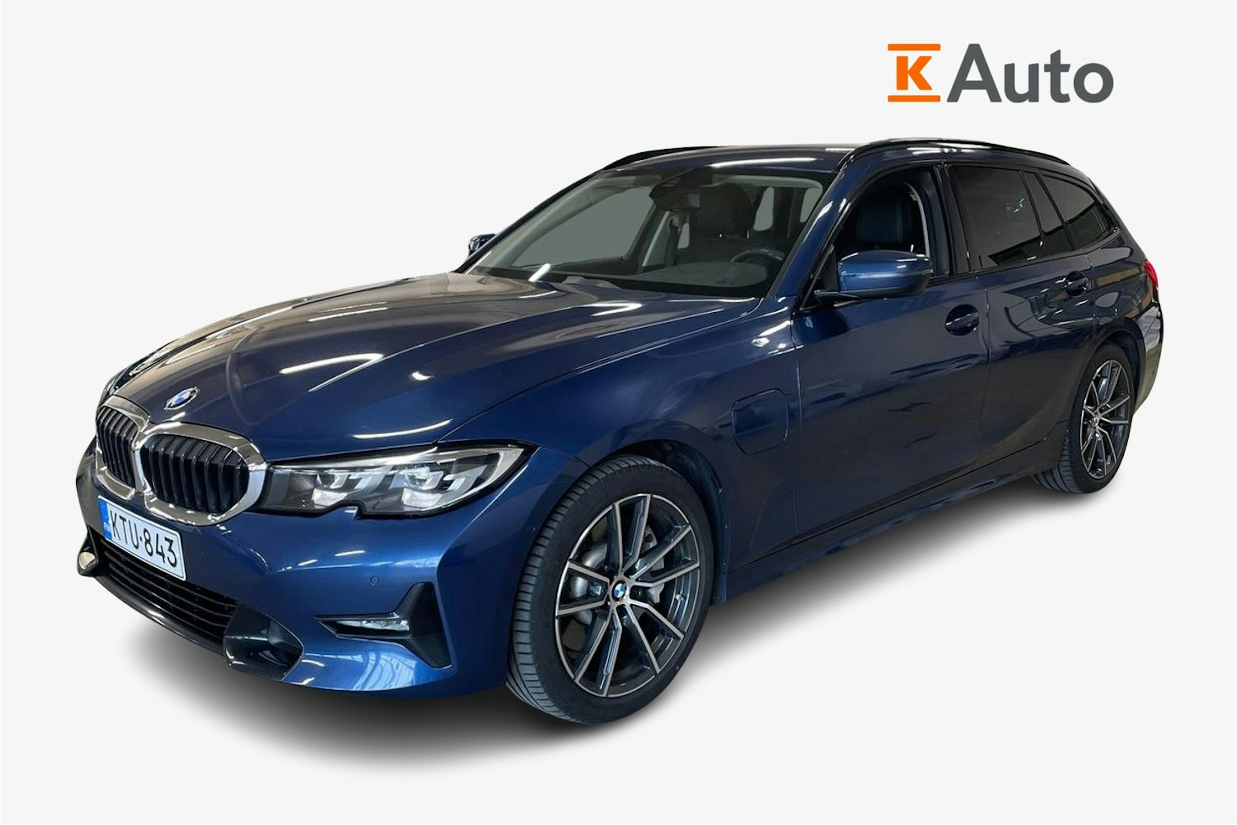 Sininen BMW 330 2021 kuva 5.