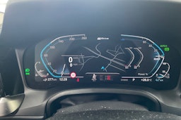 Sininen BMW 330 2021 kuva 11.