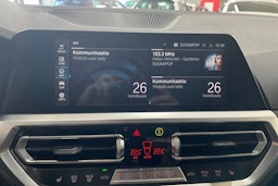 Sininen BMW 330 2021 kuva 12.