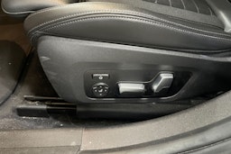 Sininen BMW 330 2021 kuva 17.
