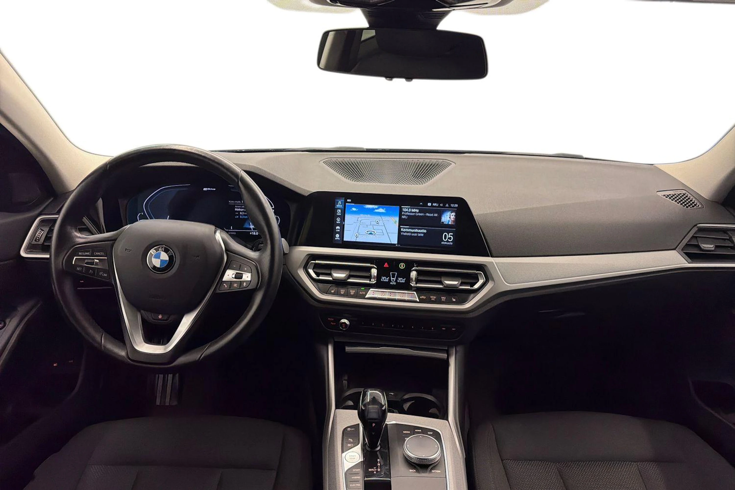 hopea BMW 330 2021 kuva 7.