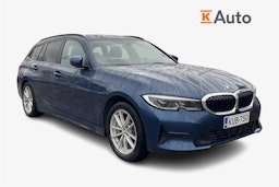 sininen BMW 330 2021 kuva 1.