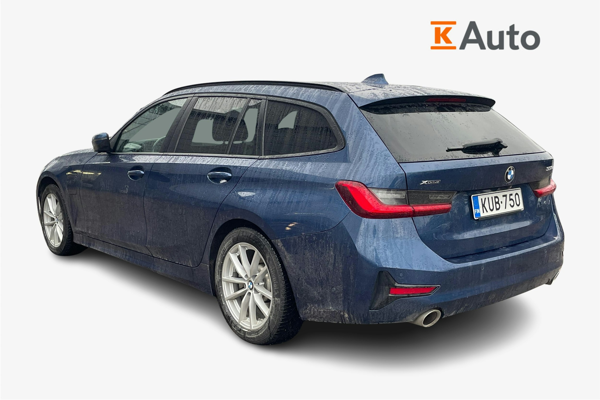 sininen BMW 330 2021 kuva 2.