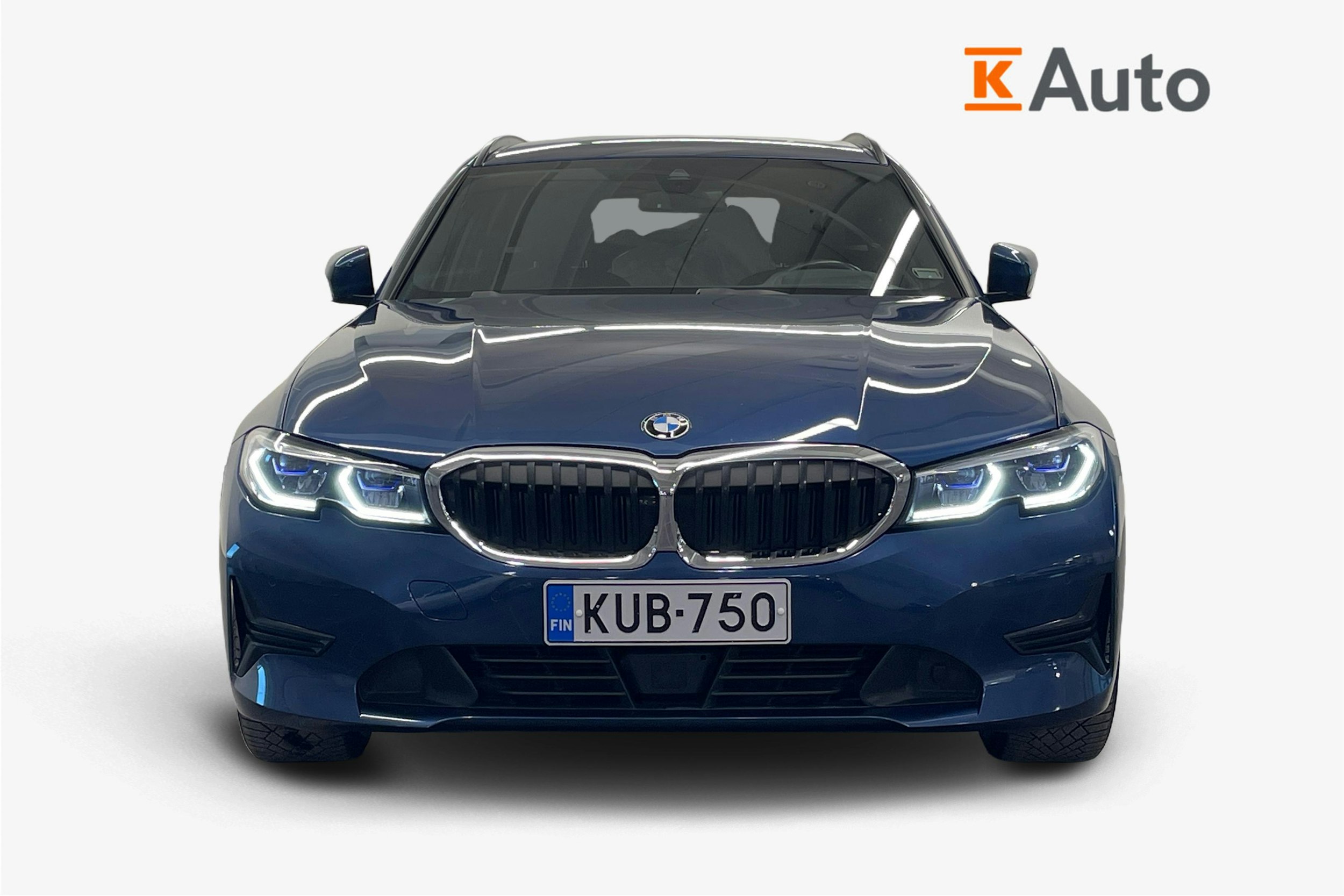 sininen BMW 330 2021 kuva 5.