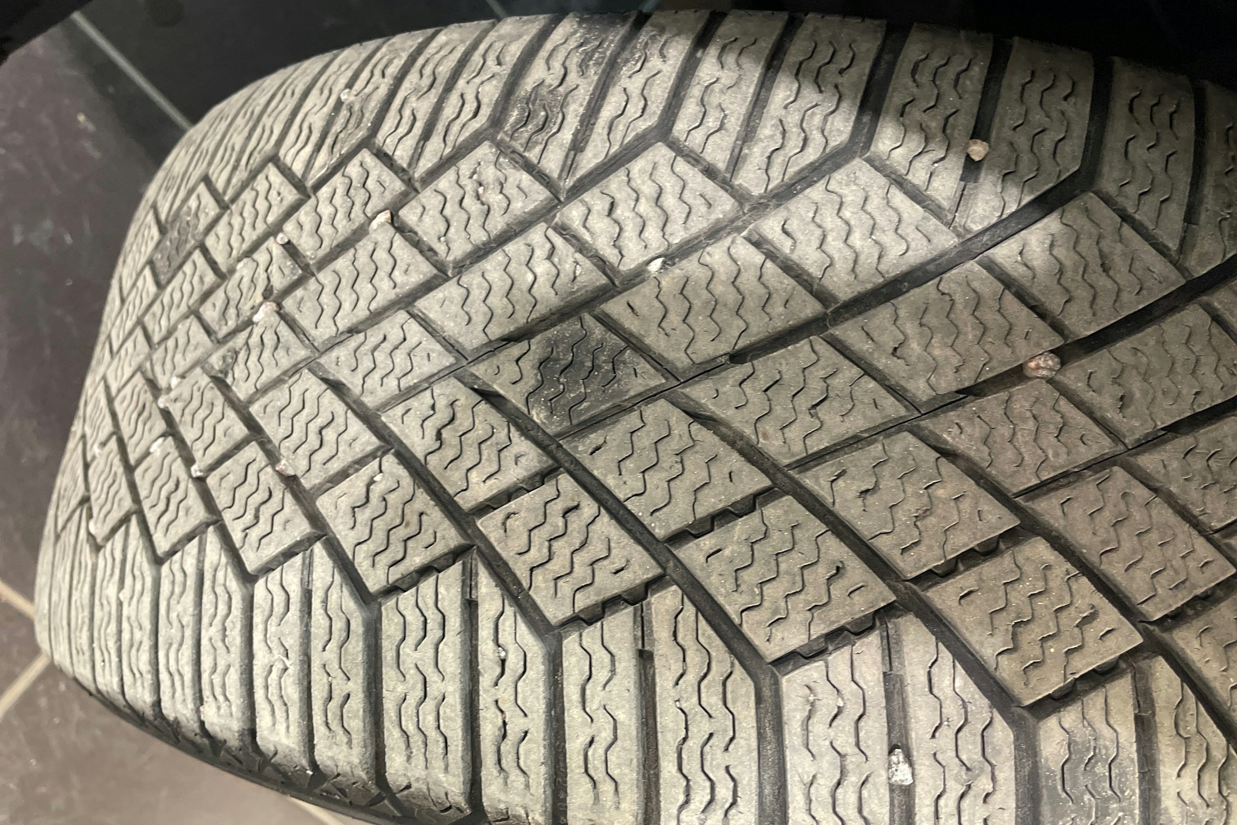 sininen BMW 330 2021 kuva 15.