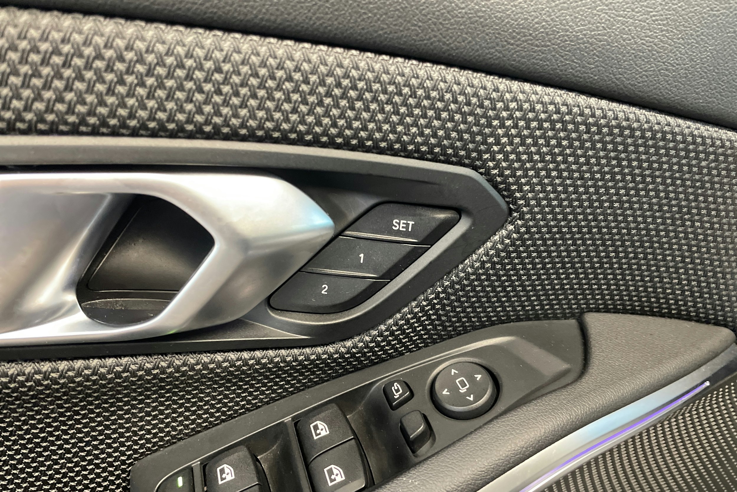 sininen BMW 330 2021 kuva 20.