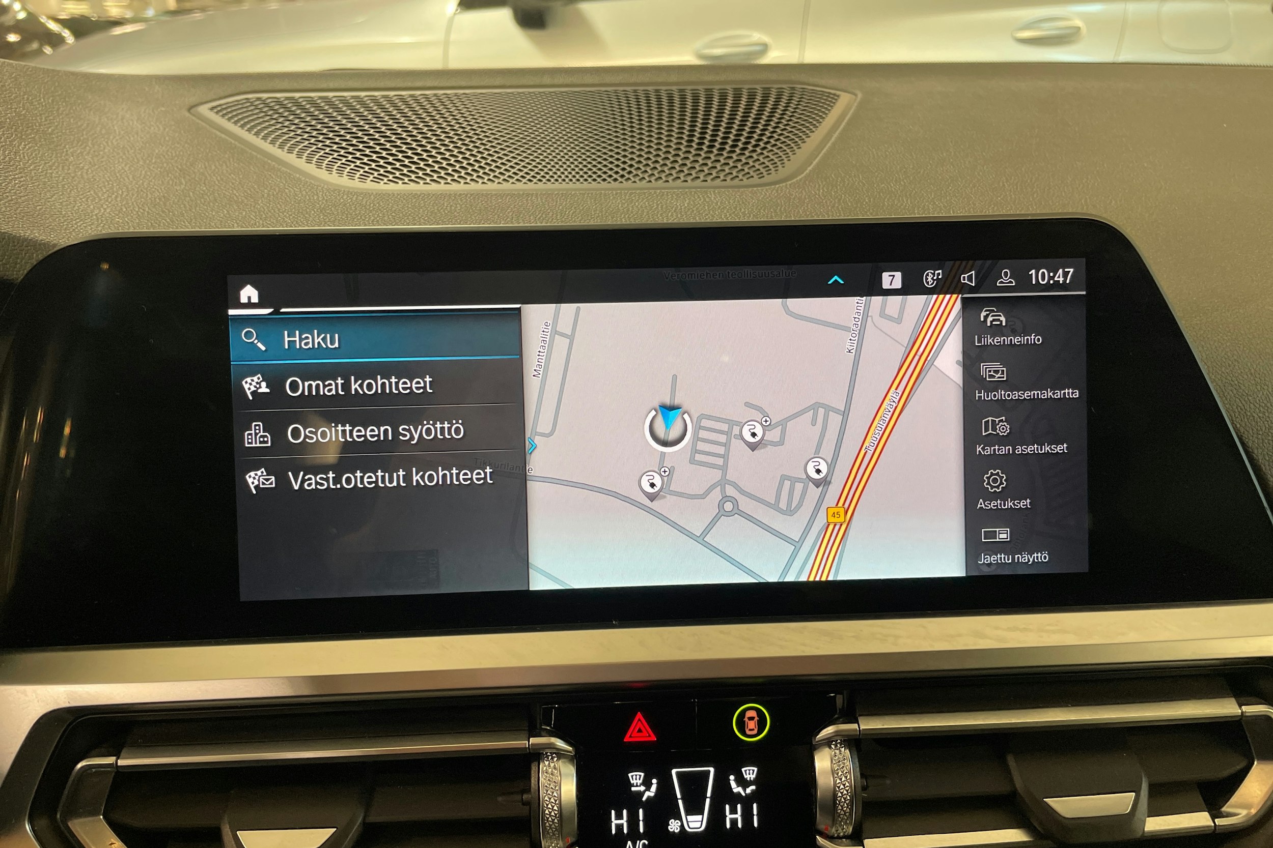 sininen BMW 330 2021 kuva 25.