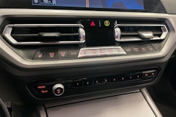 Harmaa BMW 330 2021 kuva 18.