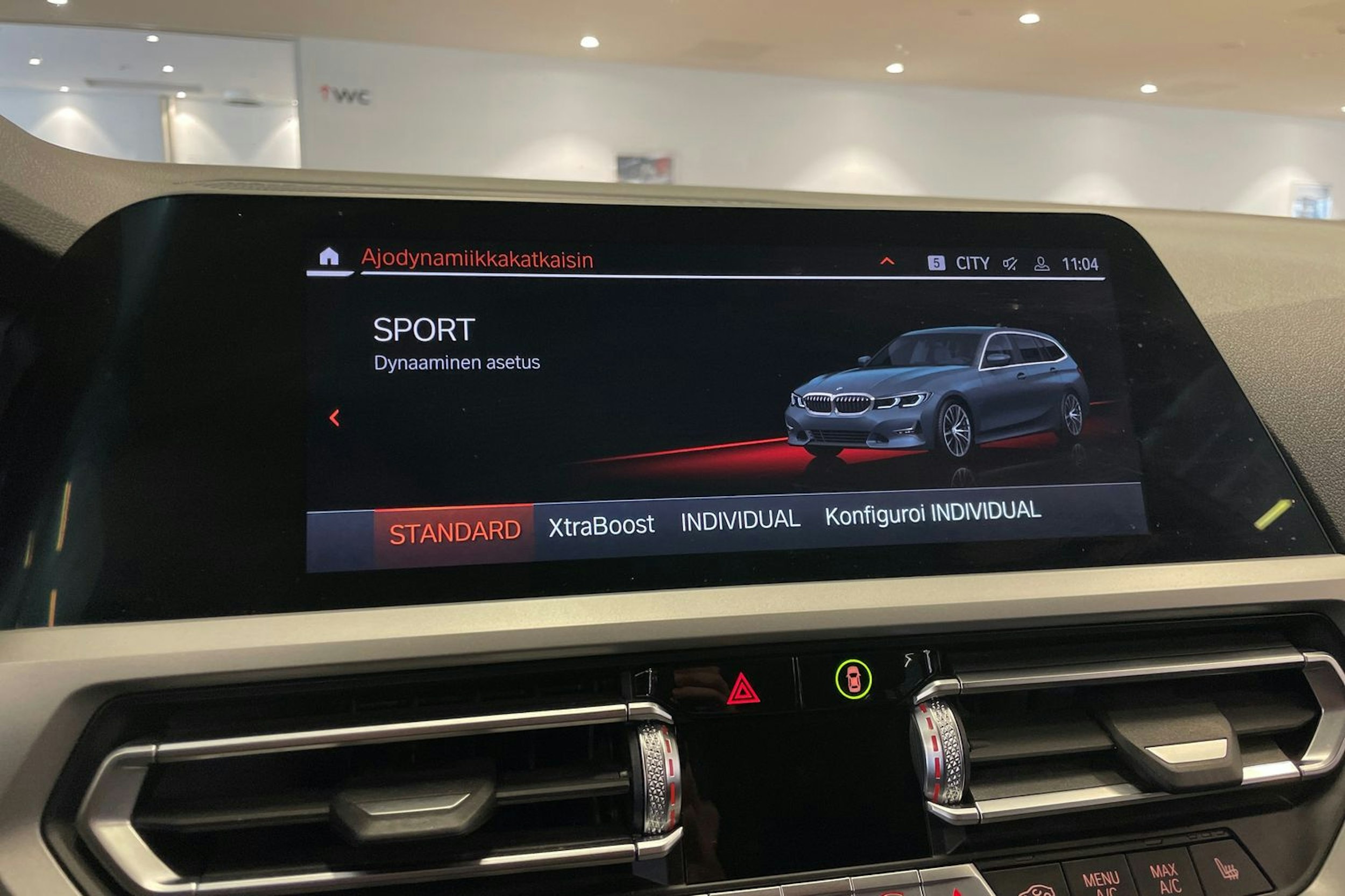 Harmaa BMW 330 2021 kuva 23.