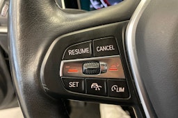 Harmaa BMW 330 2021 kuva 24.