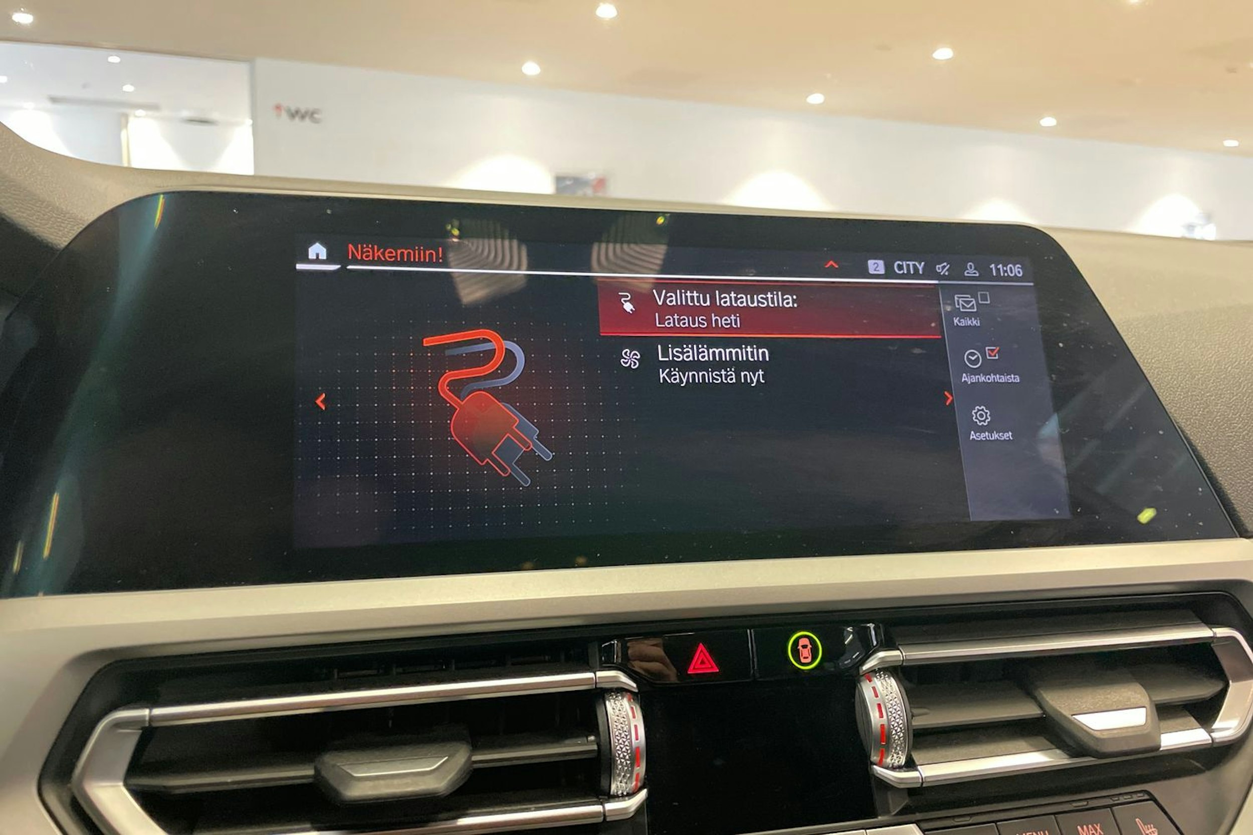 Harmaa BMW 330 2021 kuva 26.