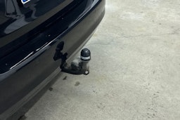 Musta BMW 330 2021 kuva 16.