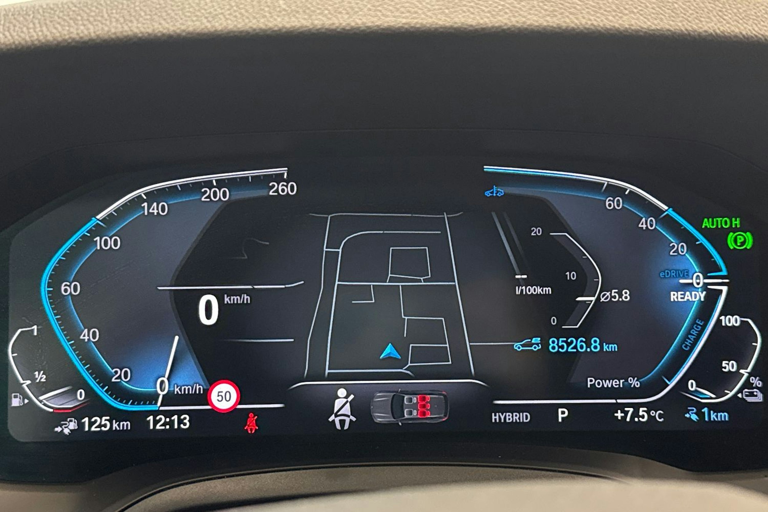 Musta BMW 330 2021 kuva 21.