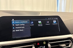 Musta BMW 330 2021 kuva 25.