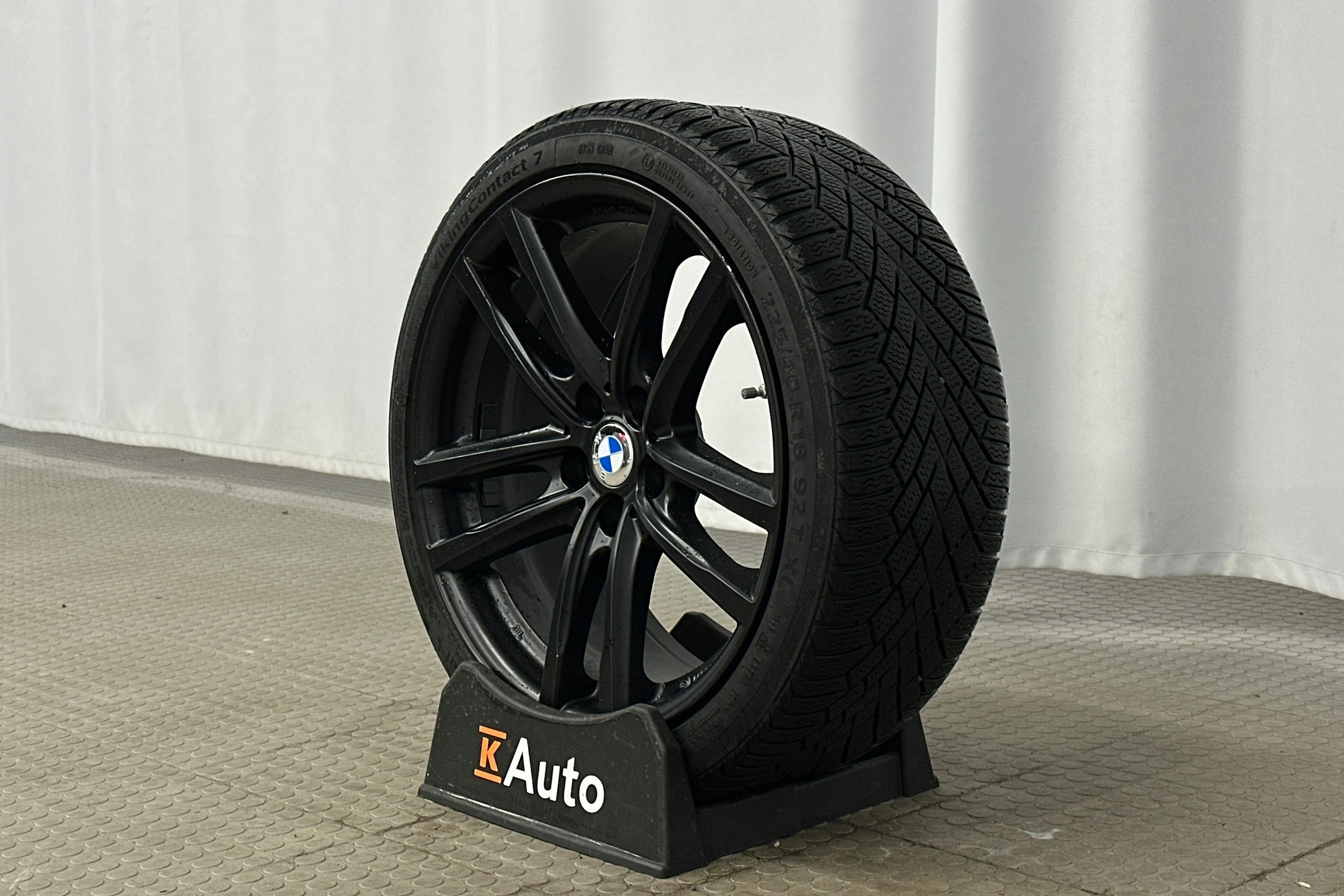 harmaa BMW 330 2021 kuva 10.