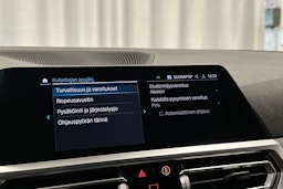 harmaa BMW 330 2021 kuva 21.