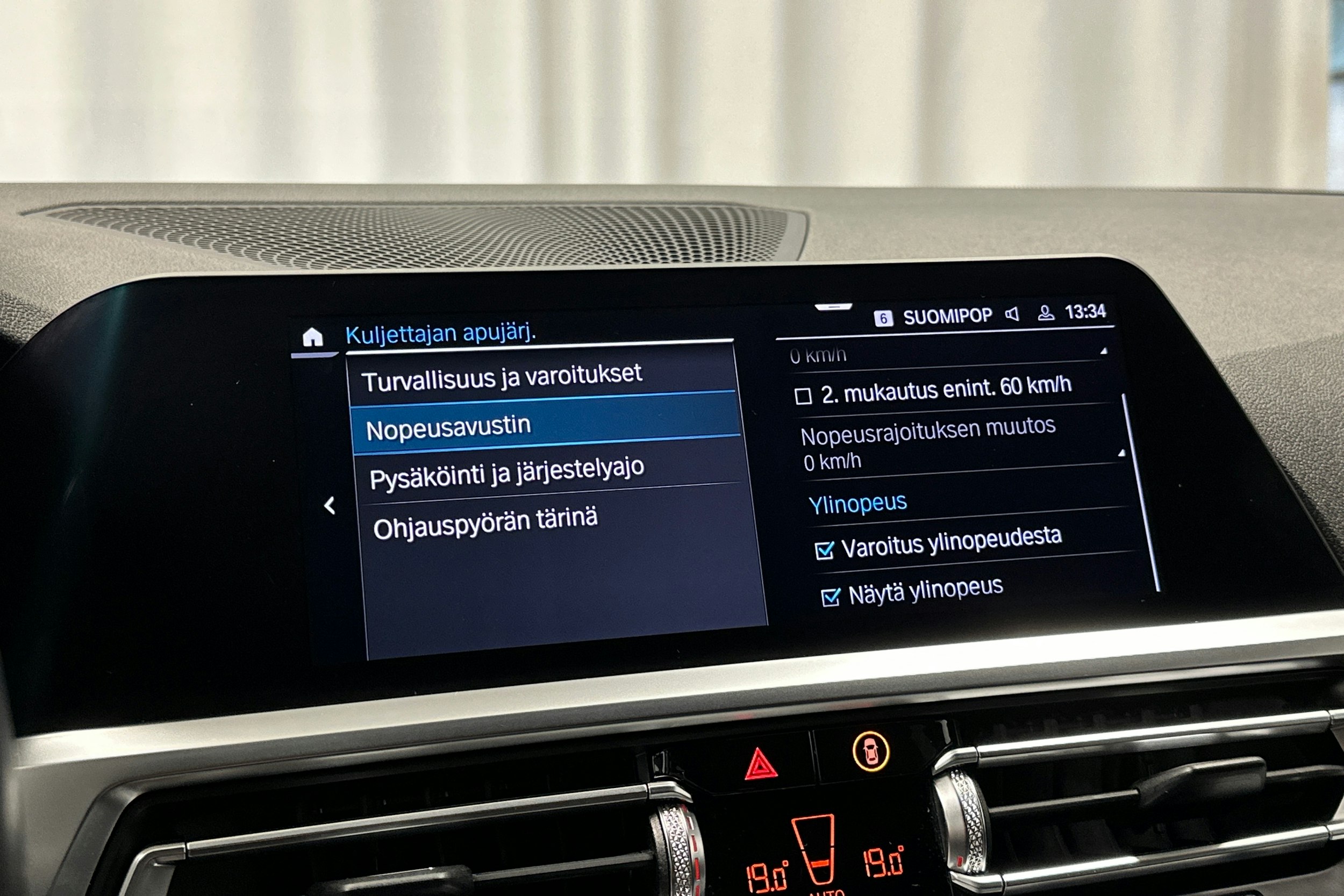 harmaa BMW 330 2021 kuva 23.
