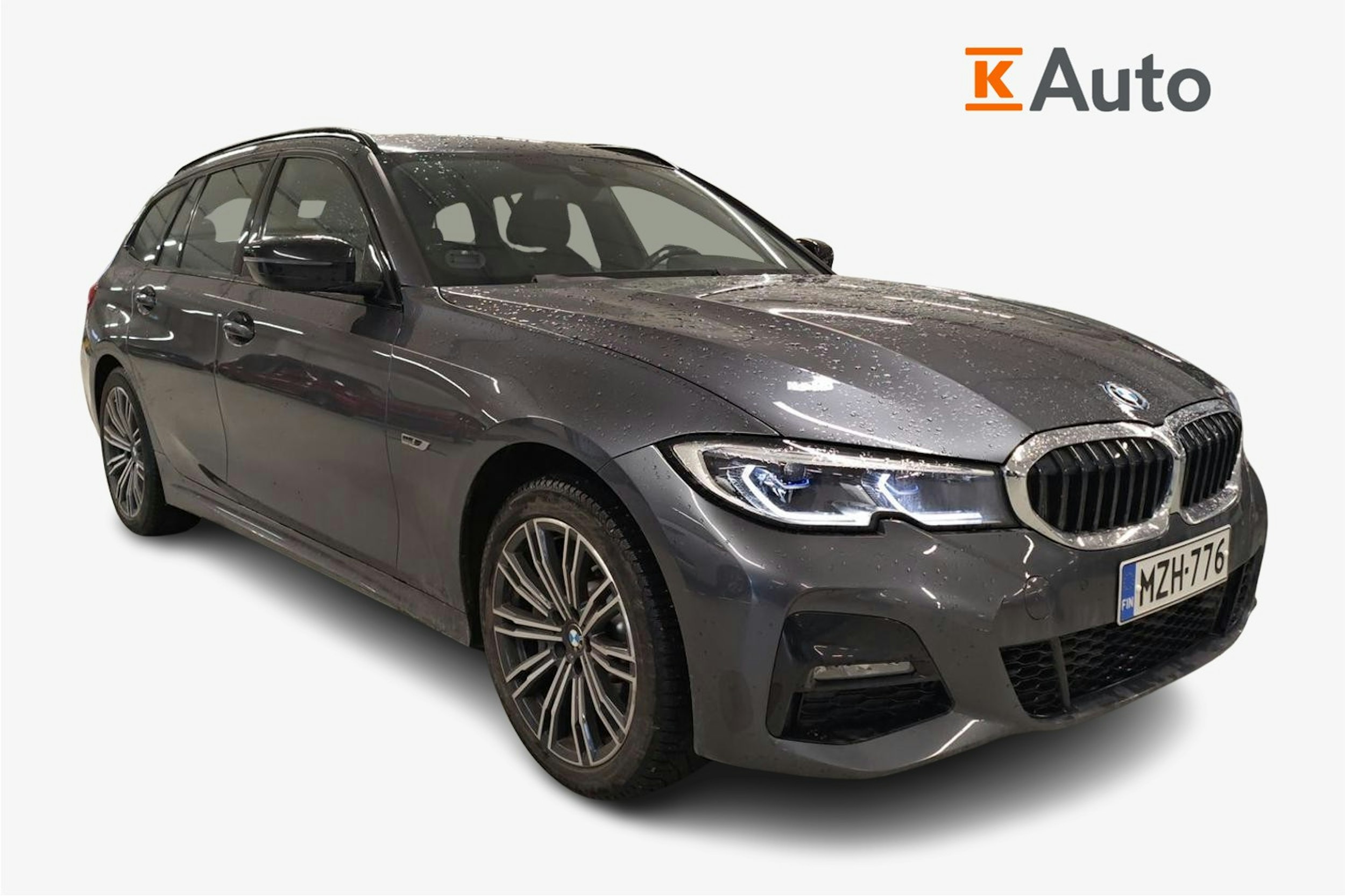 harmaa BMW 330 2021 kuva 1.