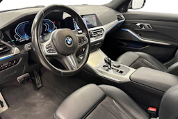 harmaa BMW 330 2021 kuva 6.