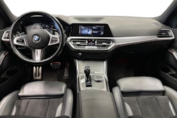 valkoinen BMW 330 2021 kuva 9.