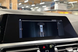 valkoinen BMW 330 2021 kuva 20.