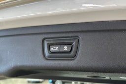 valkoinen BMW 330 2021 kuva 31.