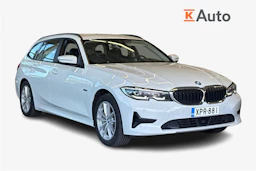 valkoinen BMW 330 2021 kuva 1.