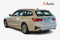 valkoinen BMW 330 2021 kuva 2.