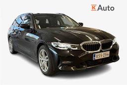 musta BMW 330 2021 kuva 1.