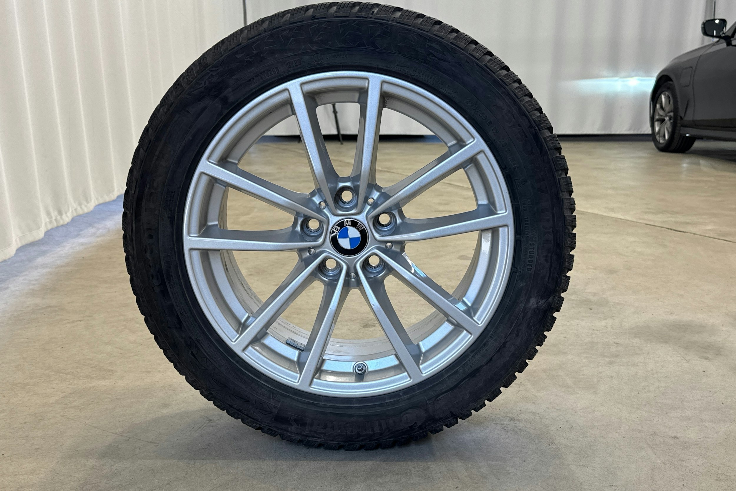 musta BMW 330 2021 kuva 30.