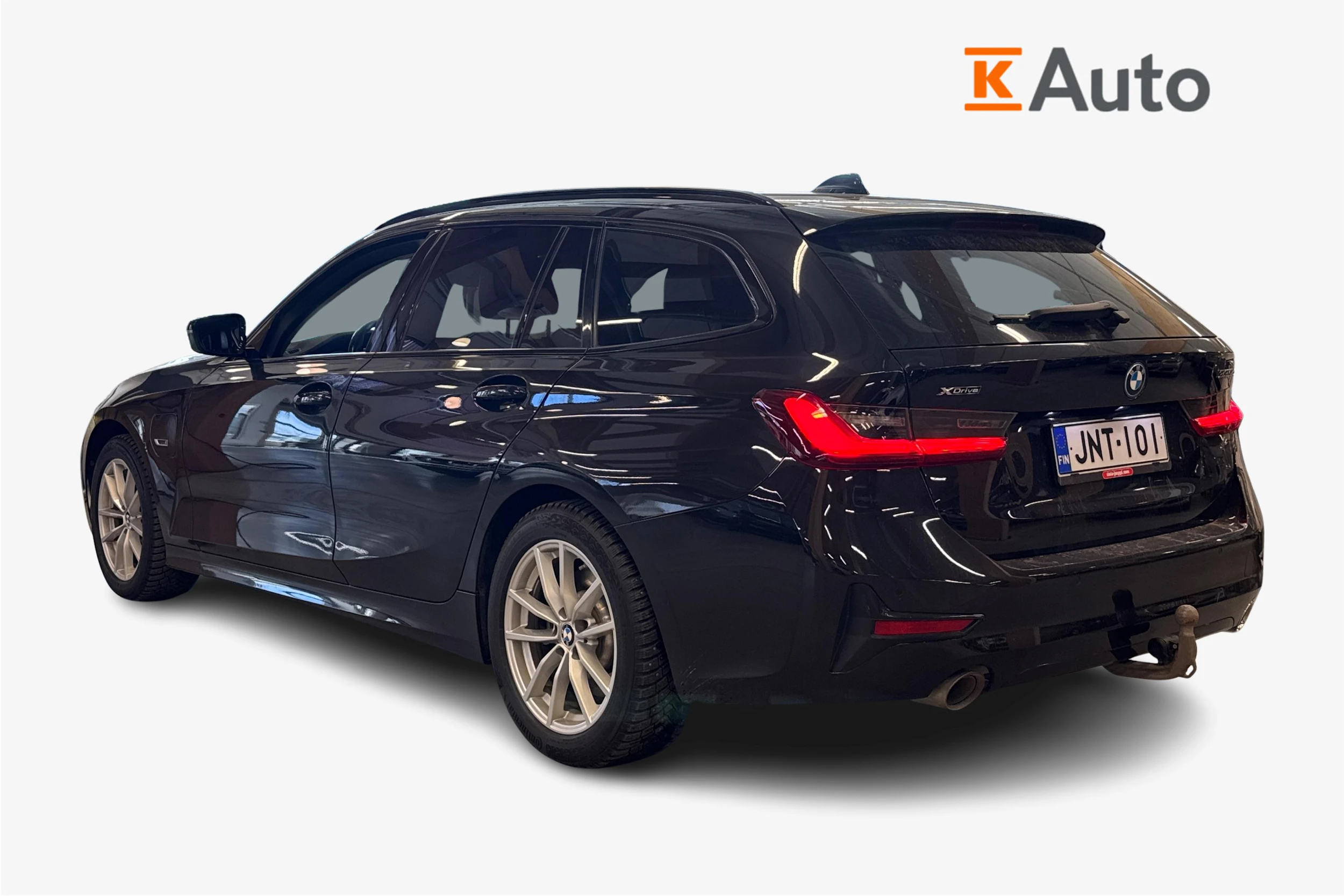 met. musta BMW 330 2022 kuva 2.