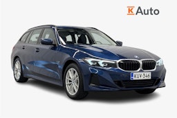 sininen BMW 330 2022 kuva 1.