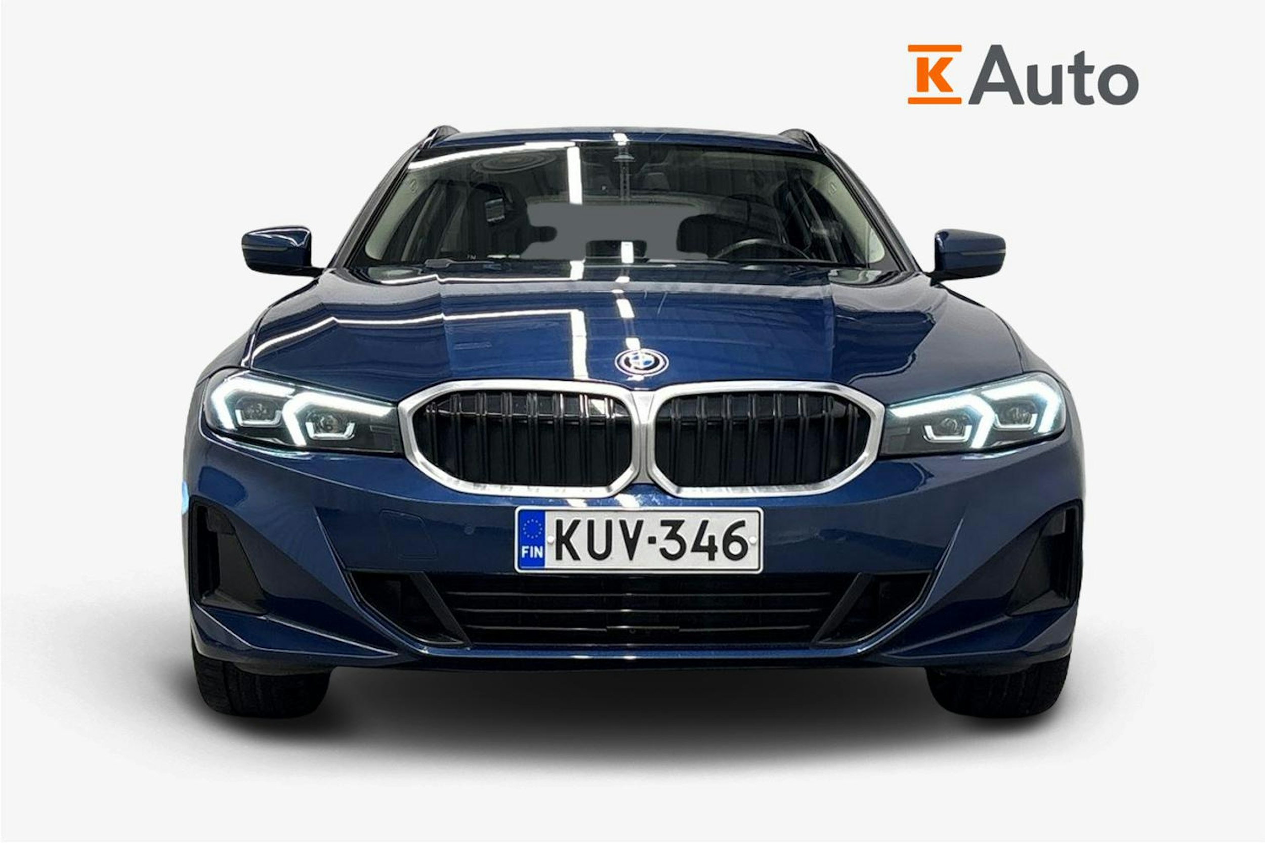 sininen BMW 330 2022 kuva 5.