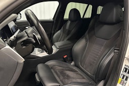 valkoinen BMW 330 2022 kuva 19.