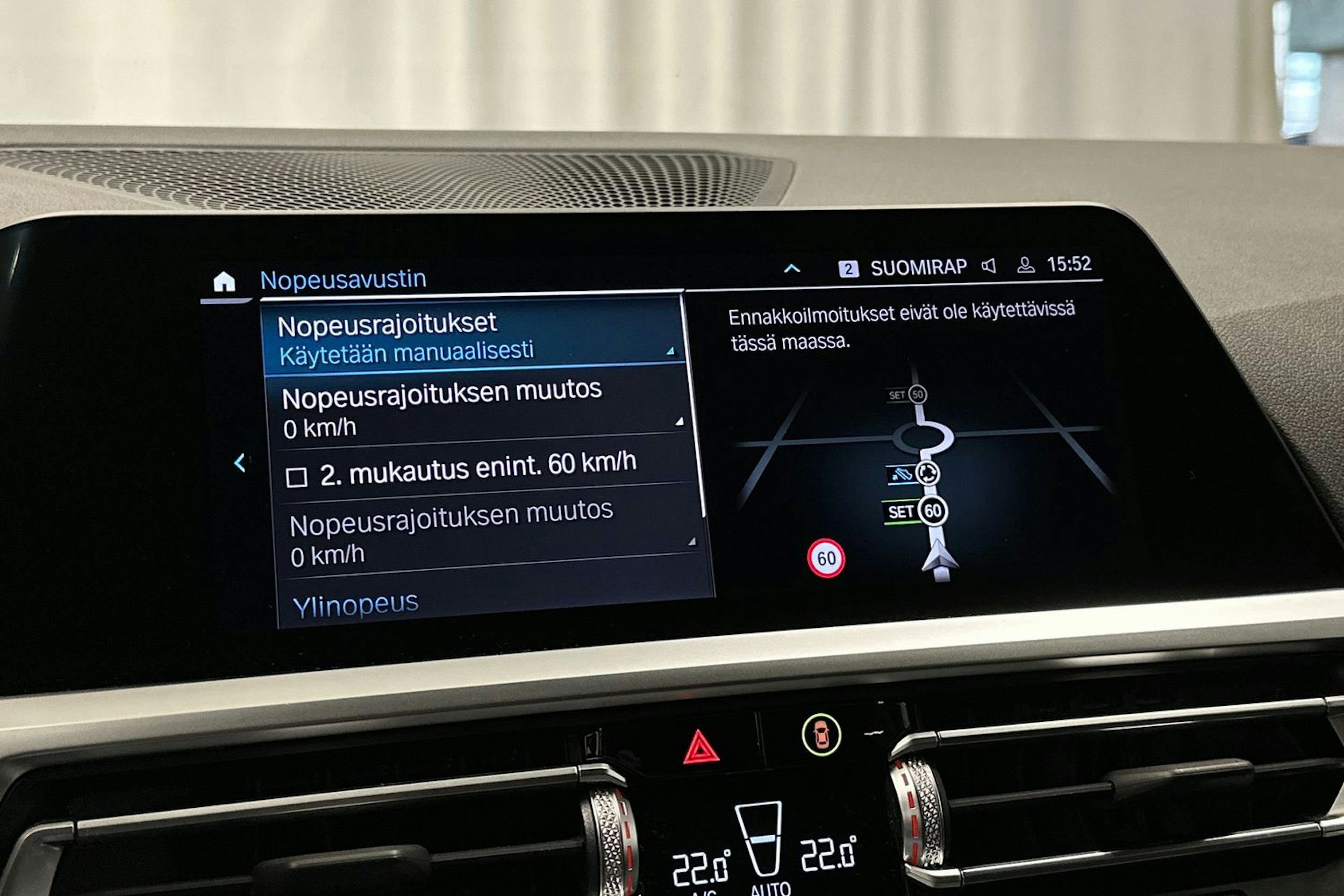 valkoinen BMW 330 2022 kuva 27.