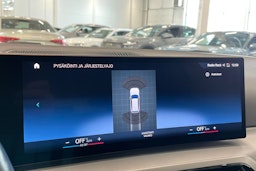 valkoinen BMW 330 2022 kuva 22.