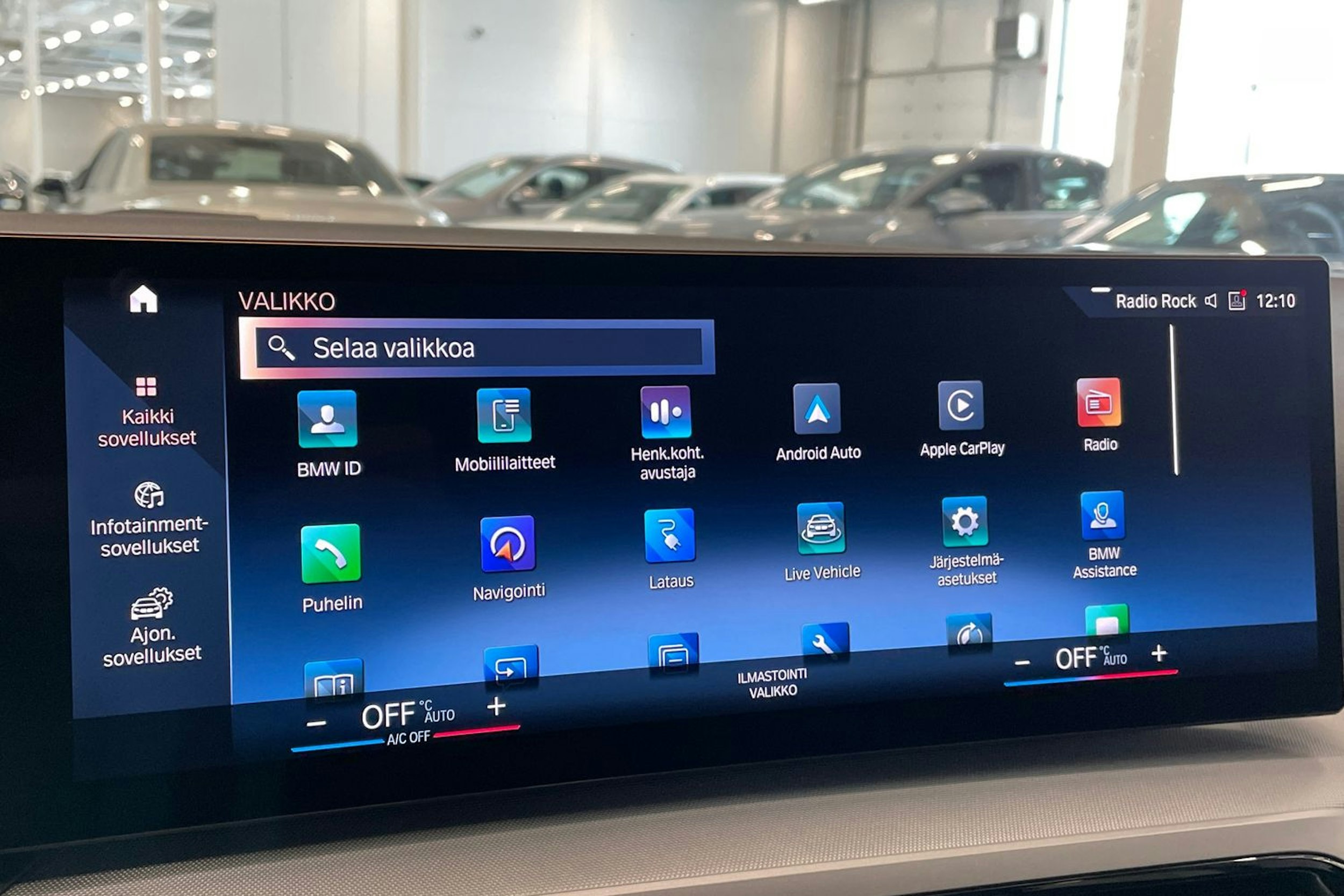 valkoinen BMW 330 2022 kuva 25.