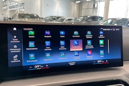 valkoinen BMW 330 2022 kuva 26.