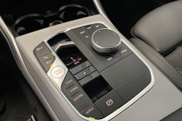 valkoinen BMW 330 2022 kuva 33.