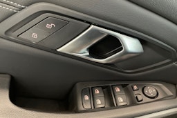 valkoinen BMW 330 2022 kuva 35.