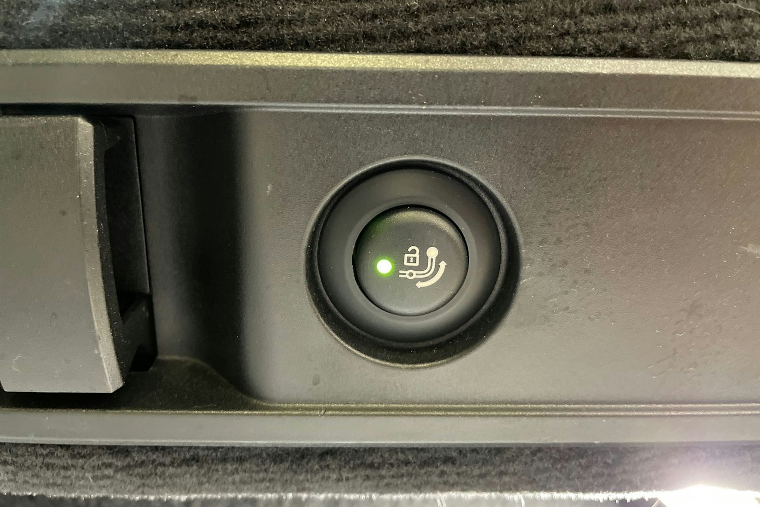 valkoinen BMW 330 2022 kuva 39.