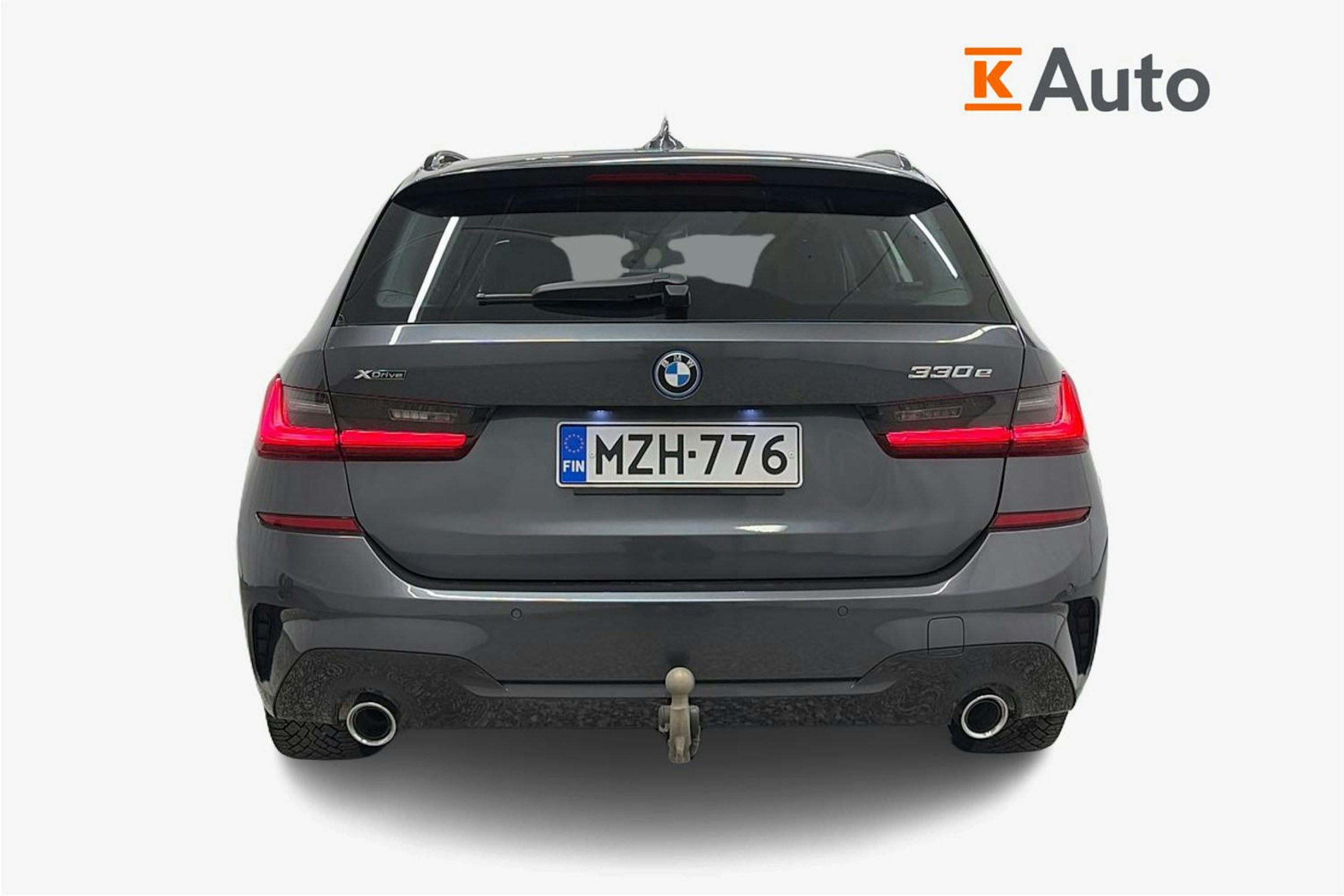 harmaa BMW 330 2022 kuva 6.