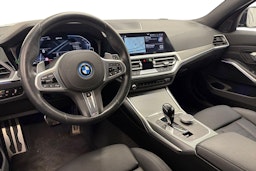 harmaa BMW 330 2022 kuva 10.