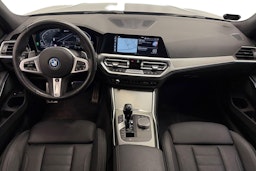 harmaa BMW 330 2022 kuva 12.