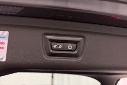 harmaa BMW 330 2022 kuva 18.