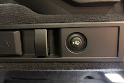 harmaa BMW 330 2022 kuva 19.