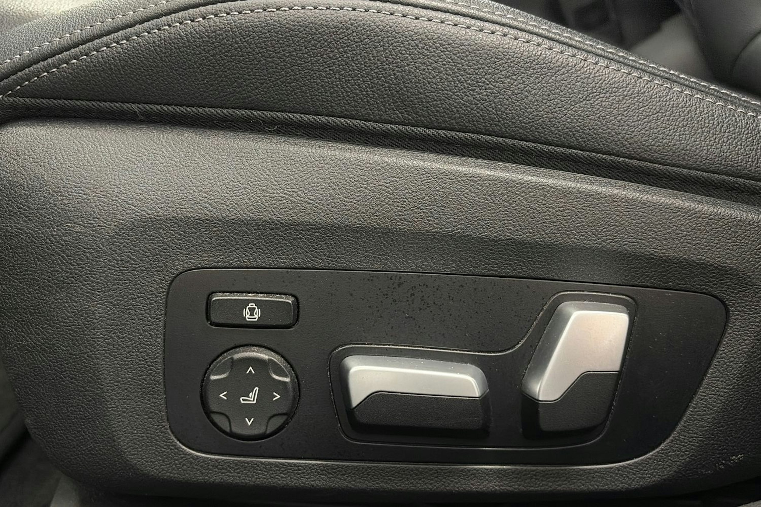 harmaa BMW 330 2022 kuva 22.